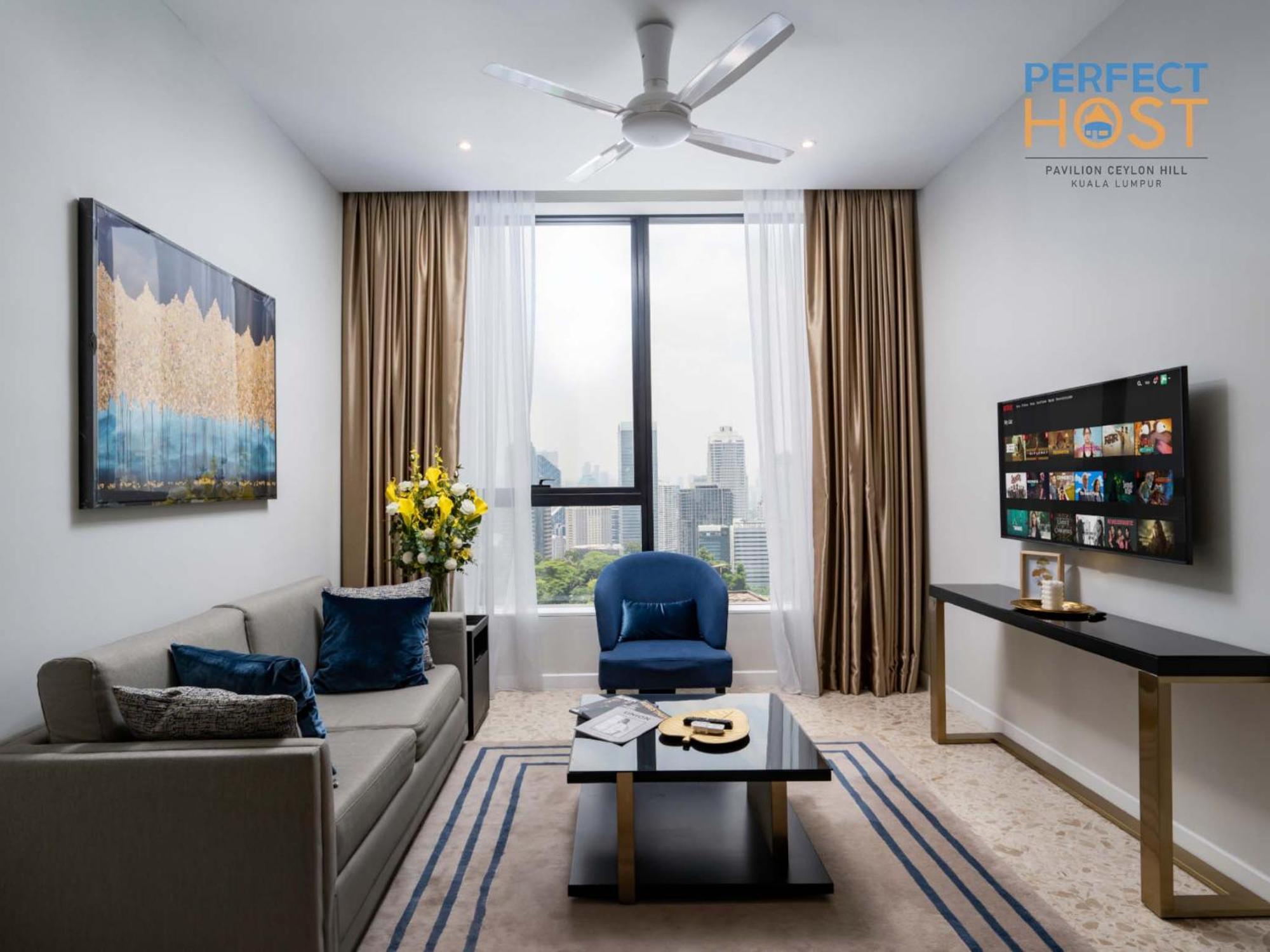 Pavilion Ceylon Hill Suites, Bukit Bintang By Perfect Host クアラルンプール エクステリア 写真 A living room in a serviced apartment in Hanoi, Vietnam