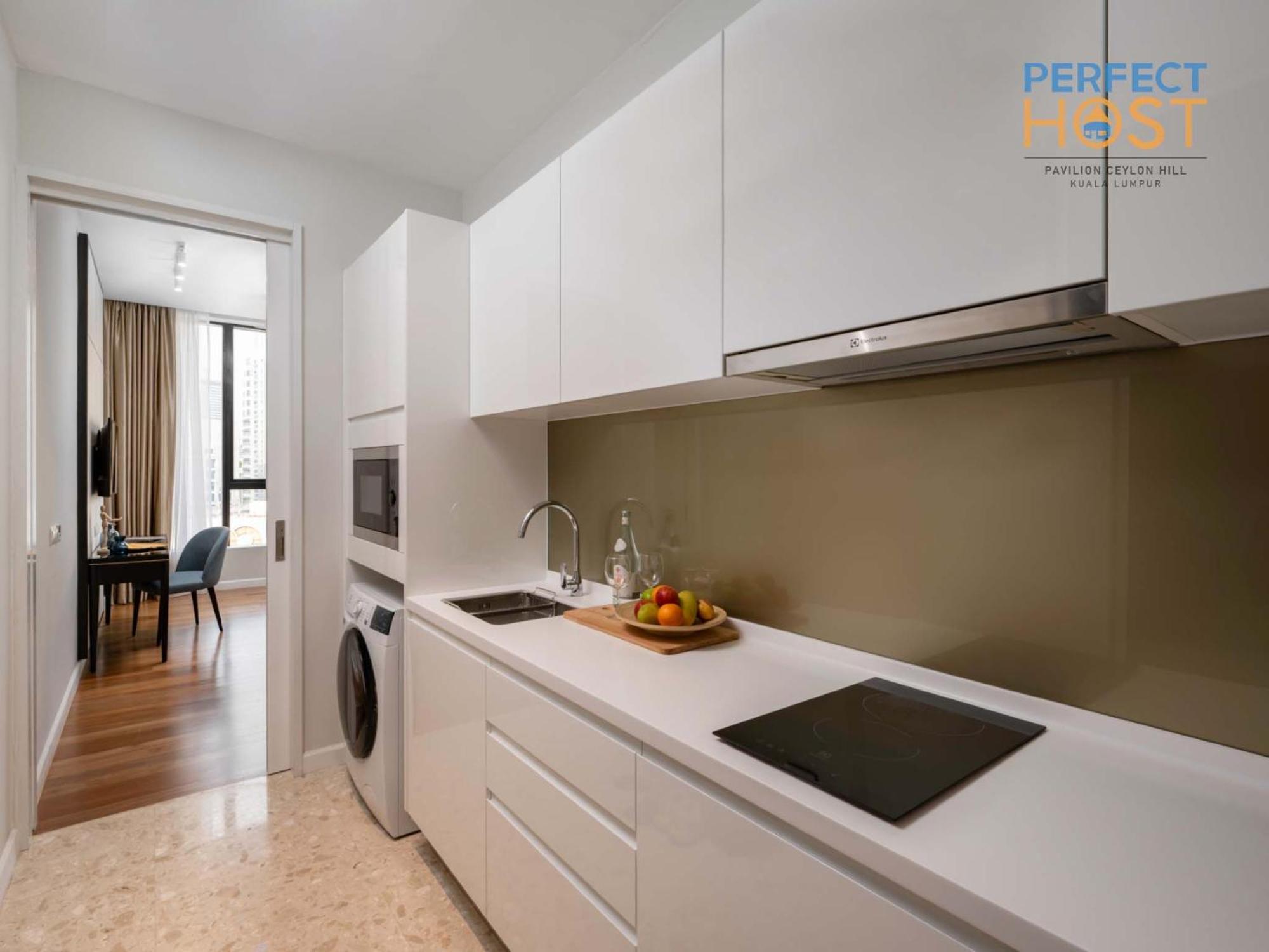 Pavilion Ceylon Hill Suites, Bukit Bintang By Perfect Host クアラルンプール エクステリア 写真 A modern kitchen