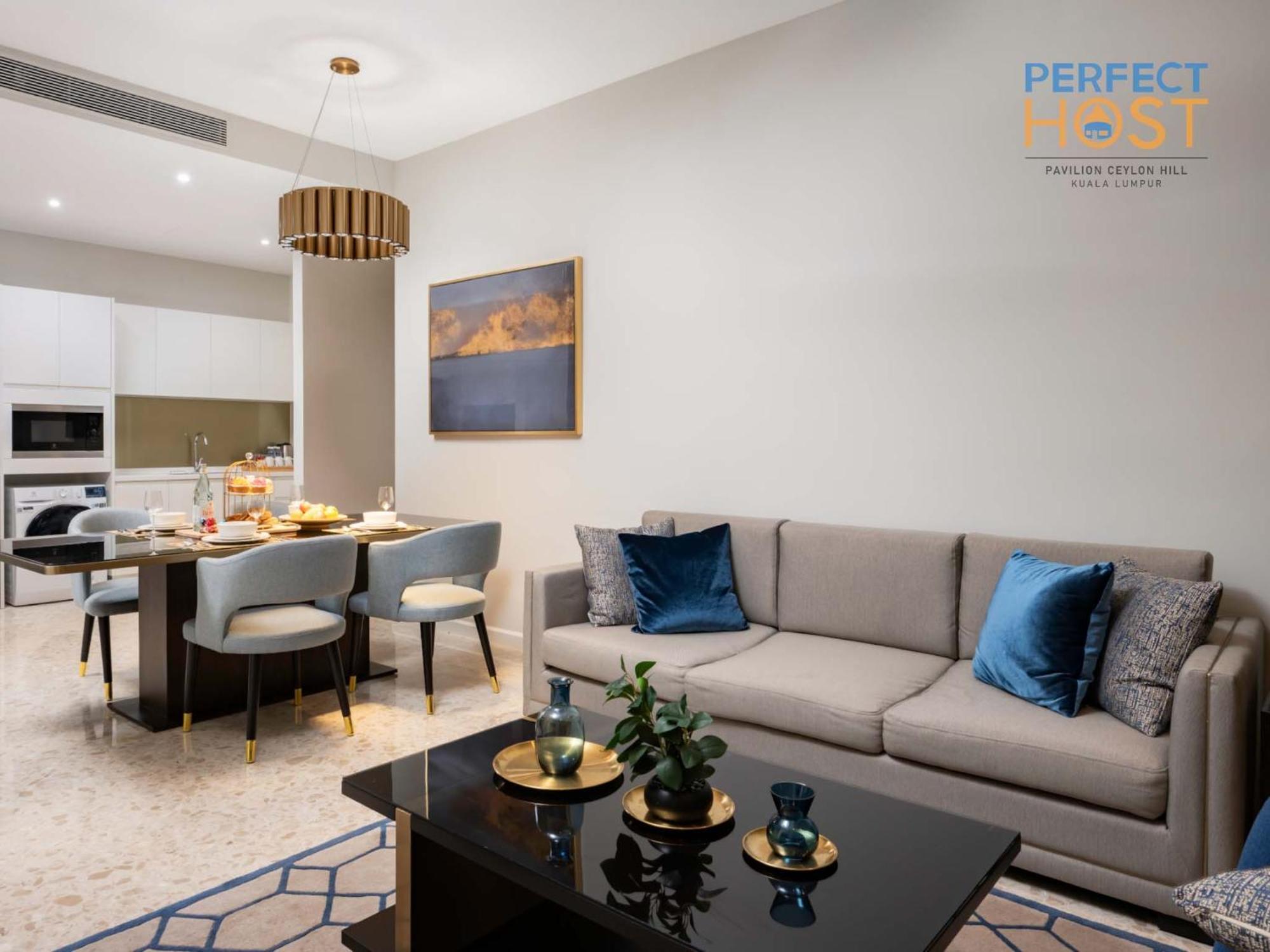 Pavilion Ceylon Hill Suites, Bukit Bintang By Perfect Host クアラルンプール エクステリア 写真 A living room in a house