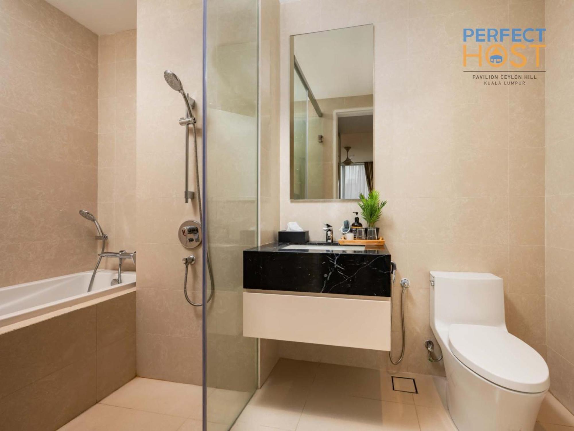 Pavilion Ceylon Hill Suites, Bukit Bintang By Perfect Host クアラルンプール エクステリア 写真 Bathroom