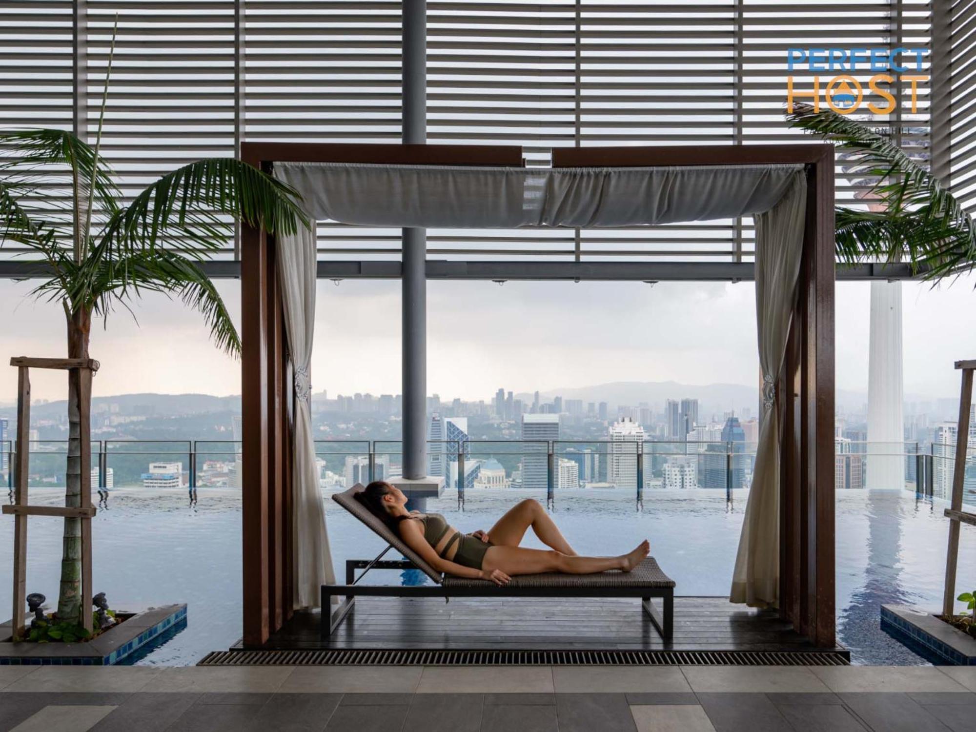 Pavilion Ceylon Hill Suites, Bukit Bintang By Perfect Host クアラルンプール エクステリア 写真 The Sky Pool