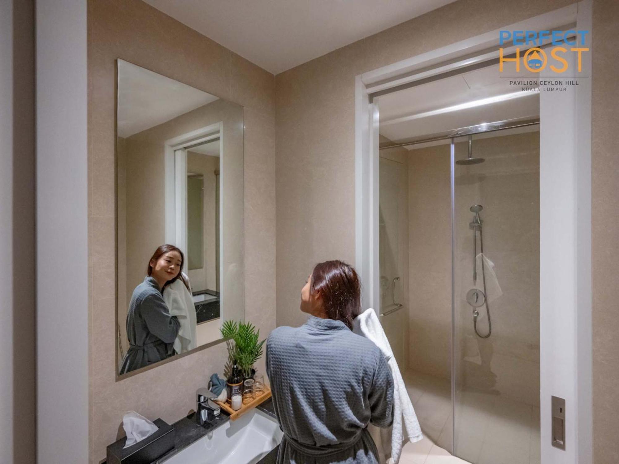Pavilion Ceylon Hill Suites, Bukit Bintang By Perfect Host クアラルンプール エクステリア 写真 Bathroom